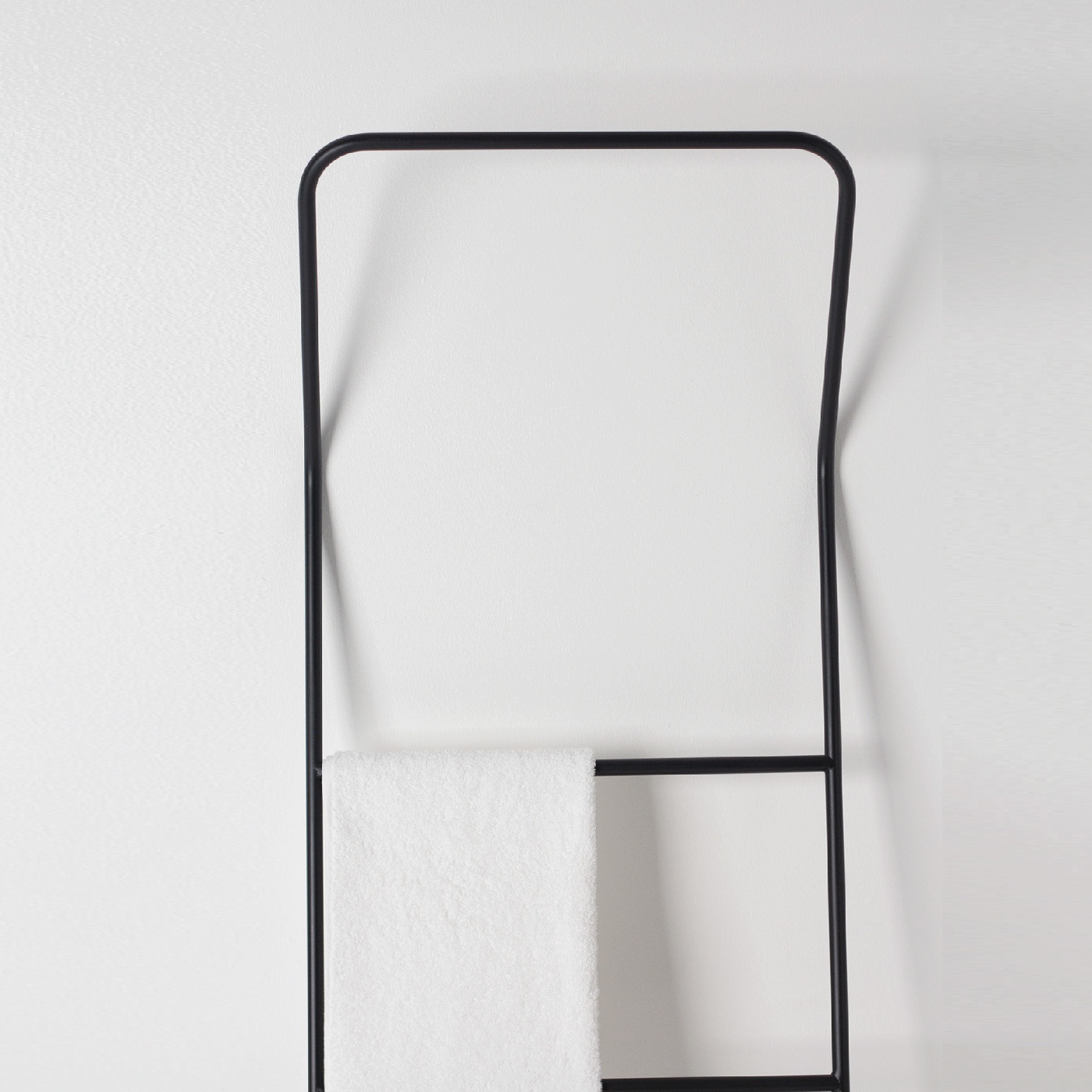 LADDER. - Image 4